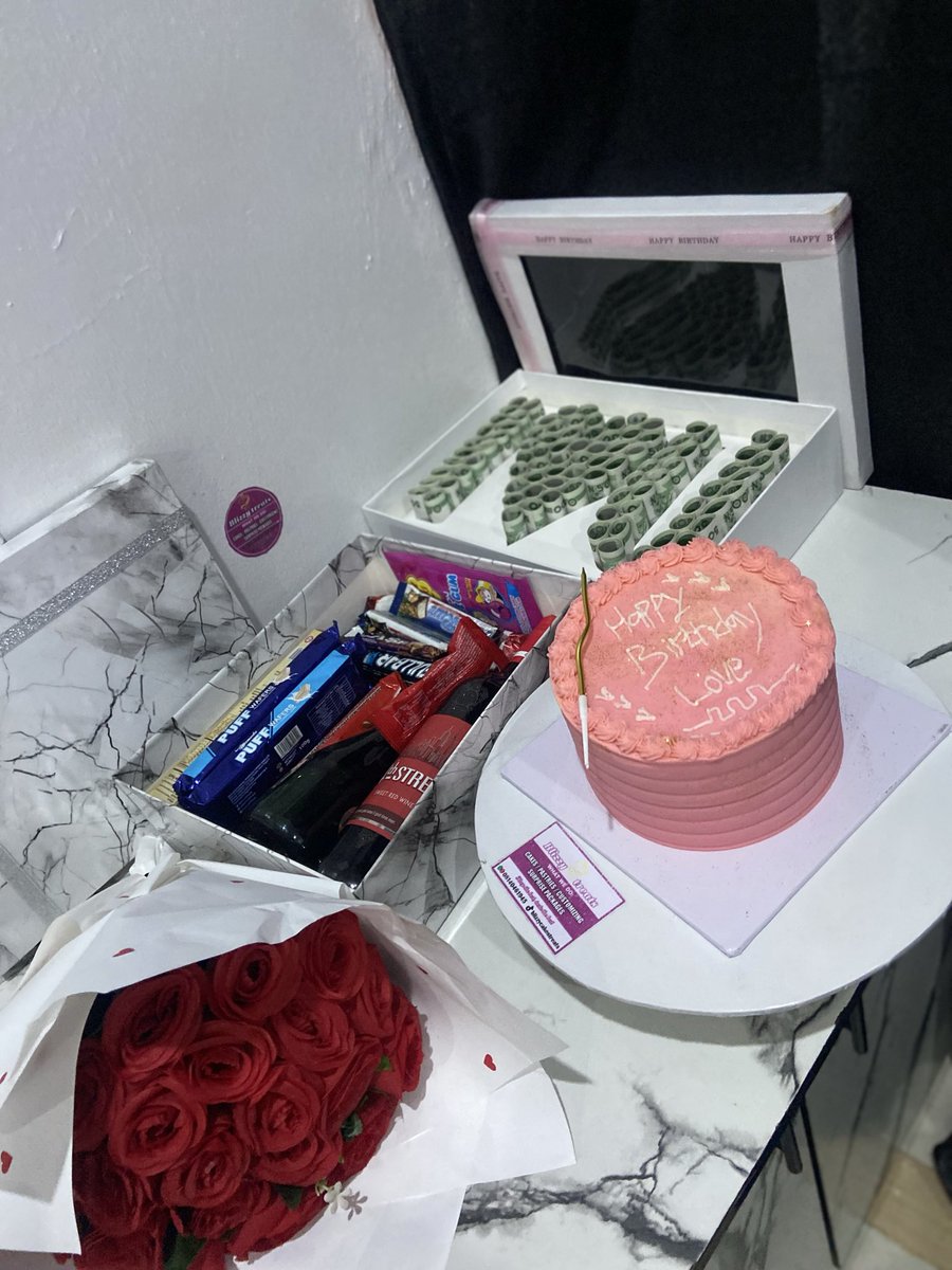 BlizzyCake's tweet photo. Good morning billionaire 
I’m a baker 
I make  cakes  and yummy treats for all event 
Please kindly like and repost for others to see https://t.co/inl6ycrFD3
