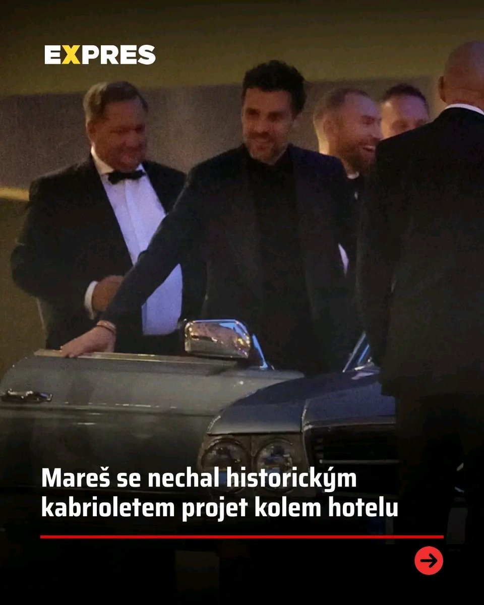 Jablonecak30362's tweet photo. Leoš Mareš dostal k 50. narozeninám starý Mercedes. Tomu říkám dárek. 1/2😉🤗👍
#bulvar
#Mercedes
#LeosMares https://t.co/2EmOetkVeF