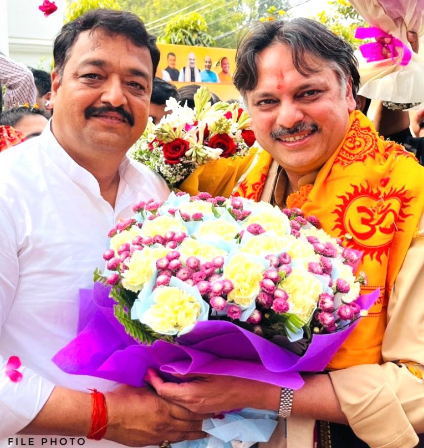 दृढ़ संकल्पित, कर्तव्यनिष्ठ, ऊर्जावान भाजपा नेता एवं समाजसेवी, सरोजनीनगर में मेरे अनन्य सहयोगी श्री अजीत शुक्ला जी आपको जन्मदिन की अनंत बधाई एवं शुभकामनाएं।

आप सदैव स्वस्थ रहें, दीर्घायु हों, उत्तरोत्तर प्रगति करें, आराध्य प्रभु श्रीराम से यही कामना है!