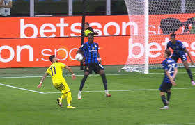 "fatti i fatti tuoi" vs. "vieni al var per potenziale rigore"

INDAGARE A FONDO CHE VOGLIO ANCHE IL VENTIDUESIMO