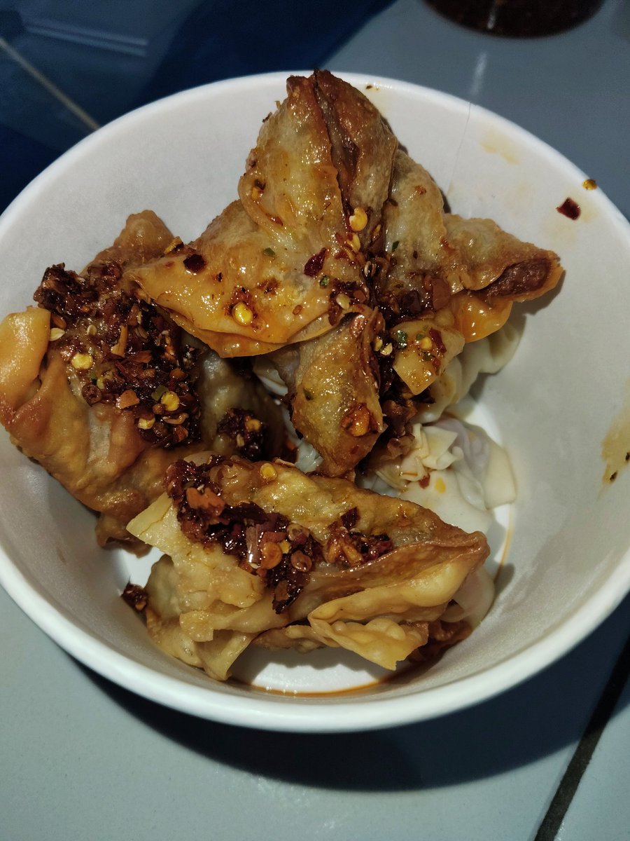 biarkaya_'s tweet photo. OPEN PRE-ORDER PANGSIT CHILI OIL─── ready HARI INI JAM 5 SORE! 🥟🌶️

🥟 Ada 3 Pilihan porsi:
- Mini (isi 3): Cuma 10k!
- Normal (isi 5): Cuma 15k!

🥟 Bisa request kukus, goreng, mix, atau frozen 😍

✨ Extra Chili Oil: +2k
🛵 Delivery: +1k
 📩 https://t.co/ffN8Se6lX3 https://t.co/M1HC4C3m3L