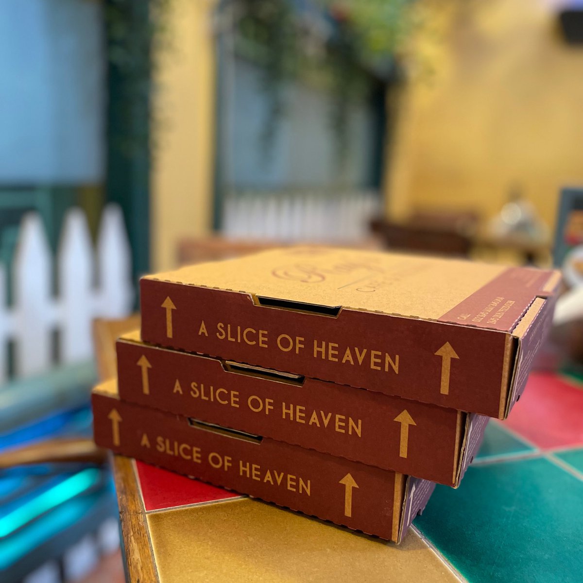 RayscafeBandra's tweet image. Too busy to step out? Stuck at work? Or just hungry and craving comfort food? 🤭

Order here: rayscafeandpizzeria.com

For takeaways call us: 
Andheri - 022 26401414, Bandra - 9322003288

#SliceOfHeaven #RaysPizza #pizzadelivery #Pizzaplace #bandra