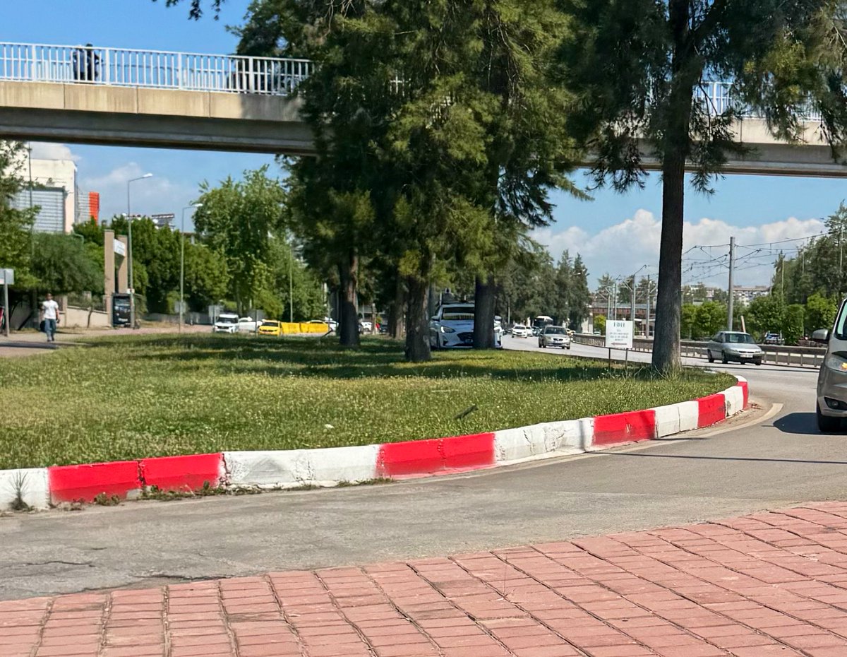 amirim çimenlere basmak yasak