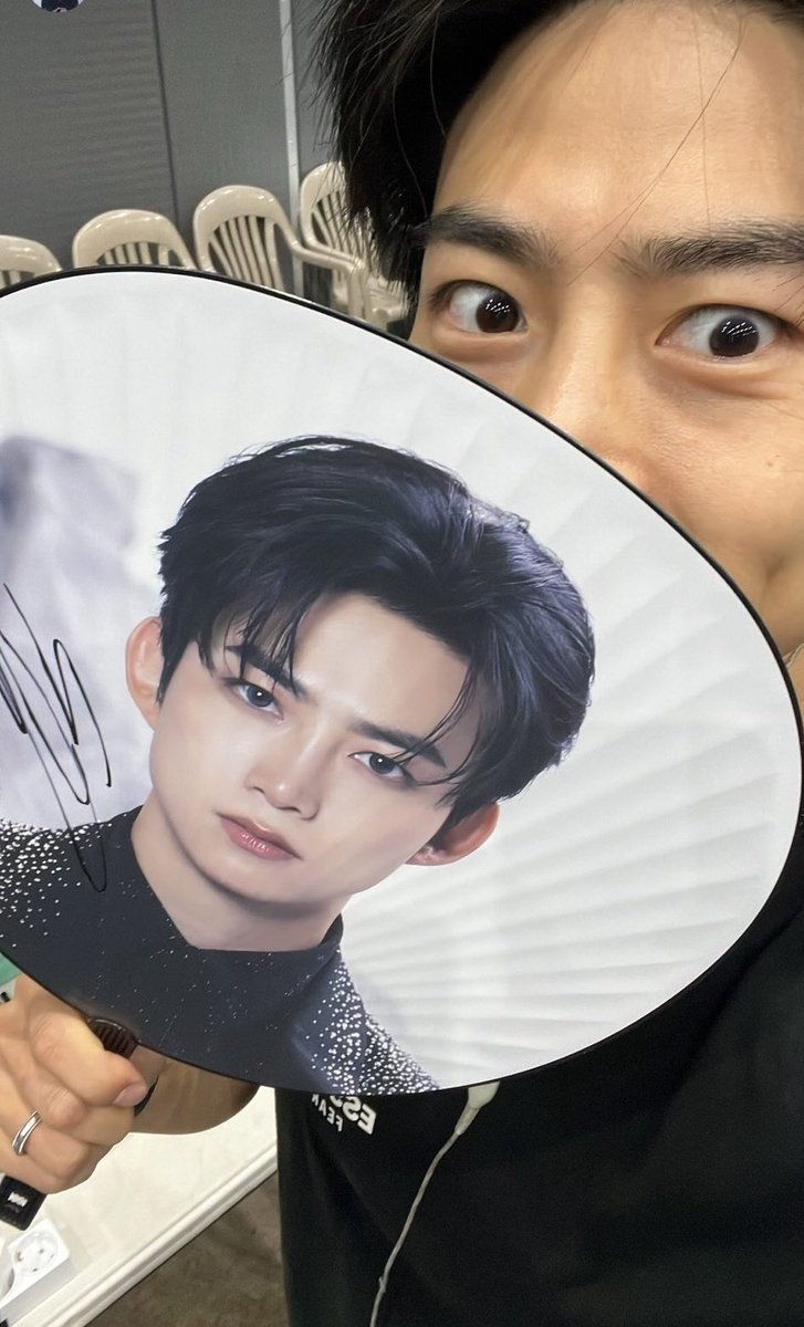 𝔾𝕖𝕖 🩷❤️💚 GOING TO SEE 2PM 💙💛💜 tweet media