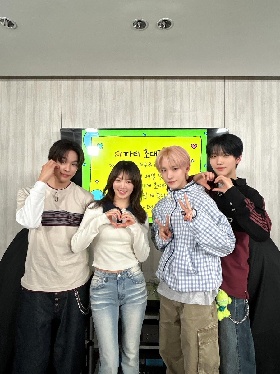 진지하게 유우시옆에 누님들 세우면 저 정병걸려요… 존나 키링남이야 하