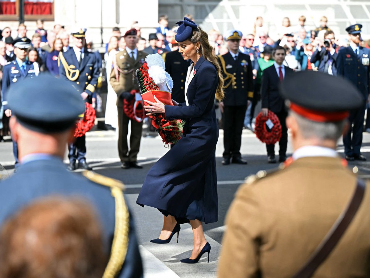 rwthofficial's tweet image. 🇬🇧🇦🇺🇳🇿
#UK’s Catherine, Princess of Wales laid a wreath and attended a memorial service to mark #AnzacDay 2026, remembering the soldiers from #Australia and #NewZealand who lost their lives in various battels held at the Cenotaph Whitehall and @wabbey #London.

📸 PA