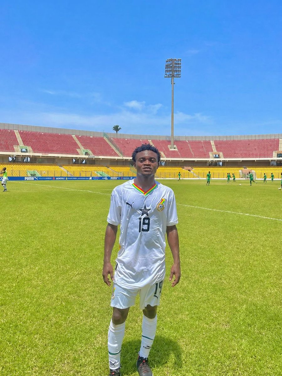 HolyBasake's tweet photo. Star Boy is back and ready for weekend action in Aboi. 

#bigholy https://t.co/CY1yaeGgw7