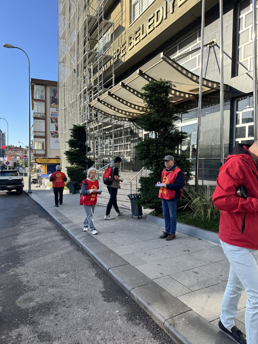 emepmaltepe's tweet photo. Maltepe Belediyesi çalışanlarını 1 Mayıs mitingine katılmaya çağırdık. 

Yaşasın 1 Mayıs
1 Mayıs’ta Kadıköy’deyiz

@emekpartisi 
@emepistanbul https://t.co/xBInqITNG9
