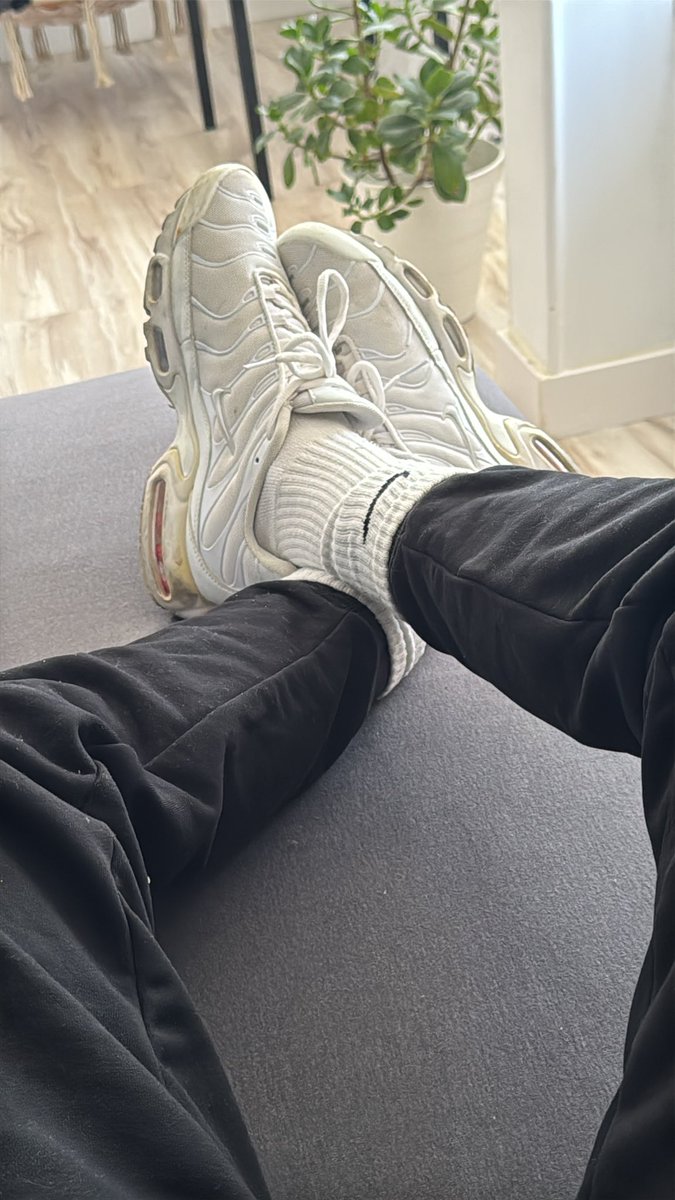 fndmbvv1's tweet image. Waiting for some slaves 

#slaves #atm #findomslaves #tn #socks