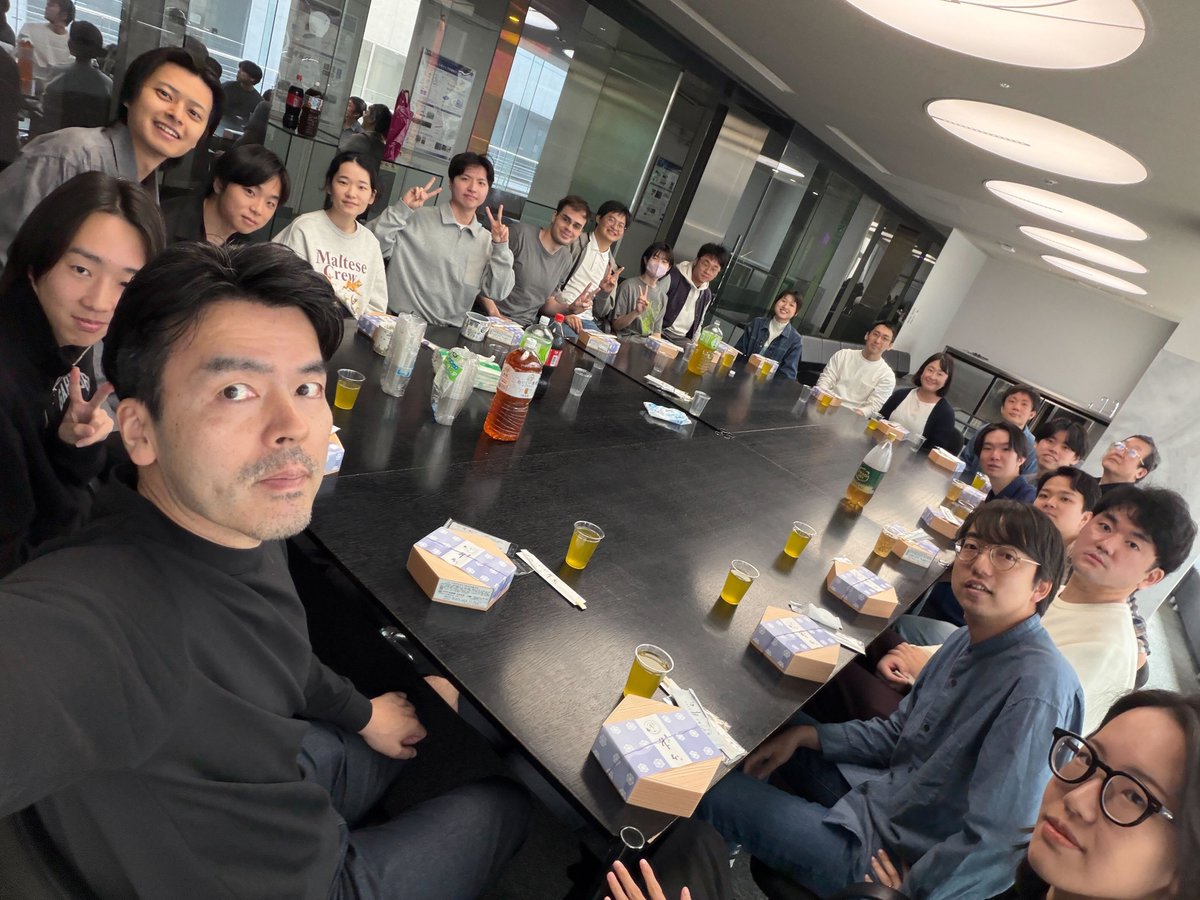nmdl_mizo's tweet photo. スペインから7か月間滞在してくれたPol君の送別会を行いました! Thank you for joining us, Pol‑kun. Let’s keep in touch, and hopefully see you again soon! Good luck with your final defense. We really hope you earn your PhD and start an exciting new journey in scientific research!!! https://t.co/Bx6fggIL19