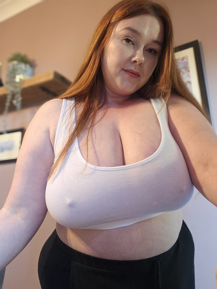 IvyWild18's tweet photo. I've got builders in my house again all week, so I need to behave myself 😆😉 https://t.co/3VEZUdXTmE