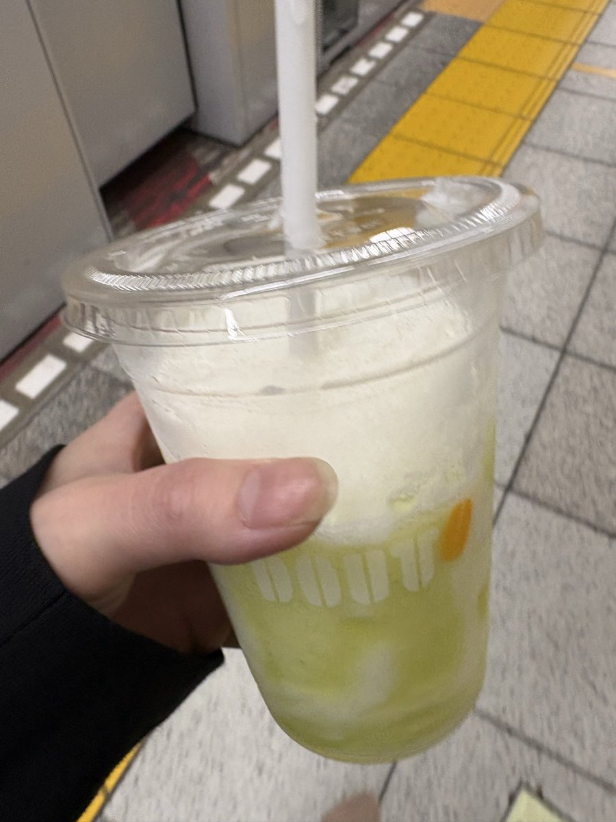 仕事の帰りに気になってたドトールのマスカットヨーグルトが美味しかった♡