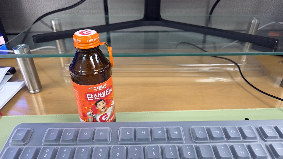 Claire kim tweet media