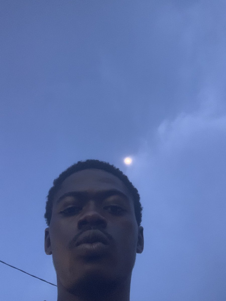 adekunle23_'s tweet photo. It’s Him🥷
The name is Adekunle Muhammed,I’m a traditional and digital painter base in Lagos🇳🇬. A theatre practitioner🎭 that is disciplined in the technical theatre and set design. https://t.co/g5zqw4TFhh