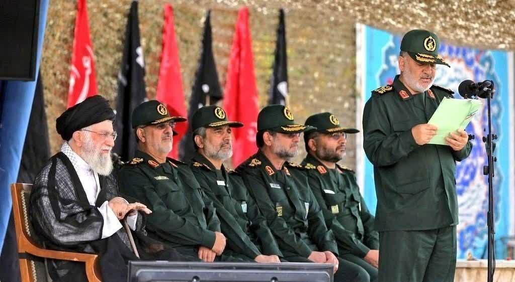 سلام بر کسانی که
 "نبودشان" جهان را خالی کرد!
#قهرمان_بسیج