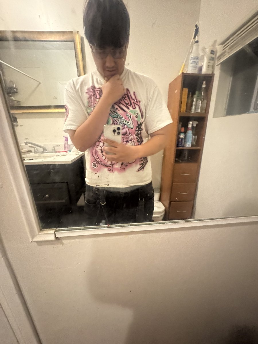 44kcxy8w77's tweet image. #ie #la #oc need hgs👌🏽