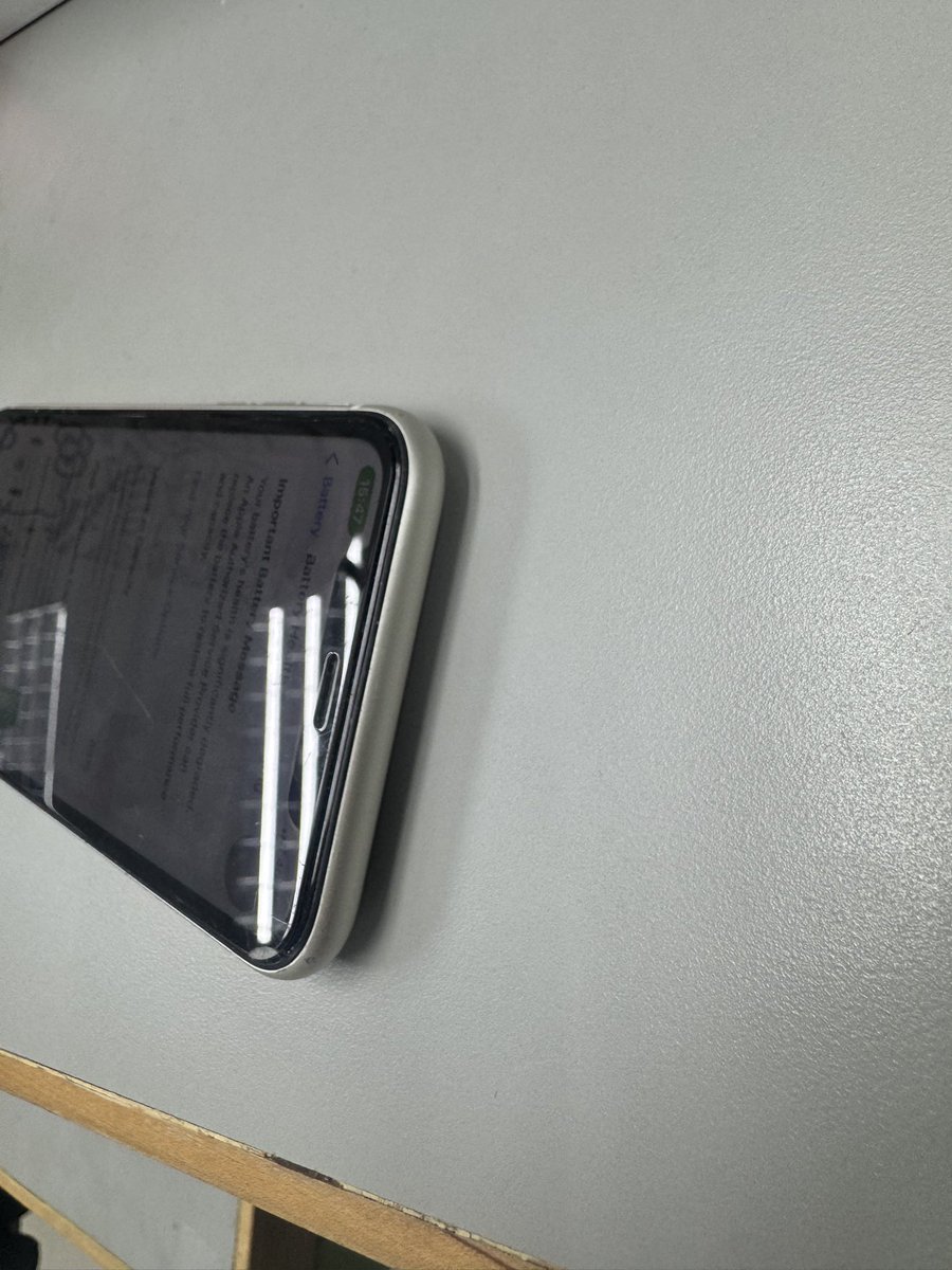dez1q's tweet image. ส่งต่อ iPhone 11 มือ 2 

- ความจุ 64GB 
- แบต 68%
- สภาพ รอยรอยรอบเครื่องนิดหน่อย
- ติดฟิลม์หน้าหลังและกล้อง
- สแกนหน้าได้
- รีเซ็ตได้ ไม่ติด iCloud 
- แถมเคส 3-4

ราคา 4,000 นัดรับได้ที่บางนา

#iphone11 #iphoneมือสอง #ส่งต่อไอโฟนมือสอง #ส่งต่อไอโฟนมือ2 #ไอโฟน11 #ไอโฟนมือสอง