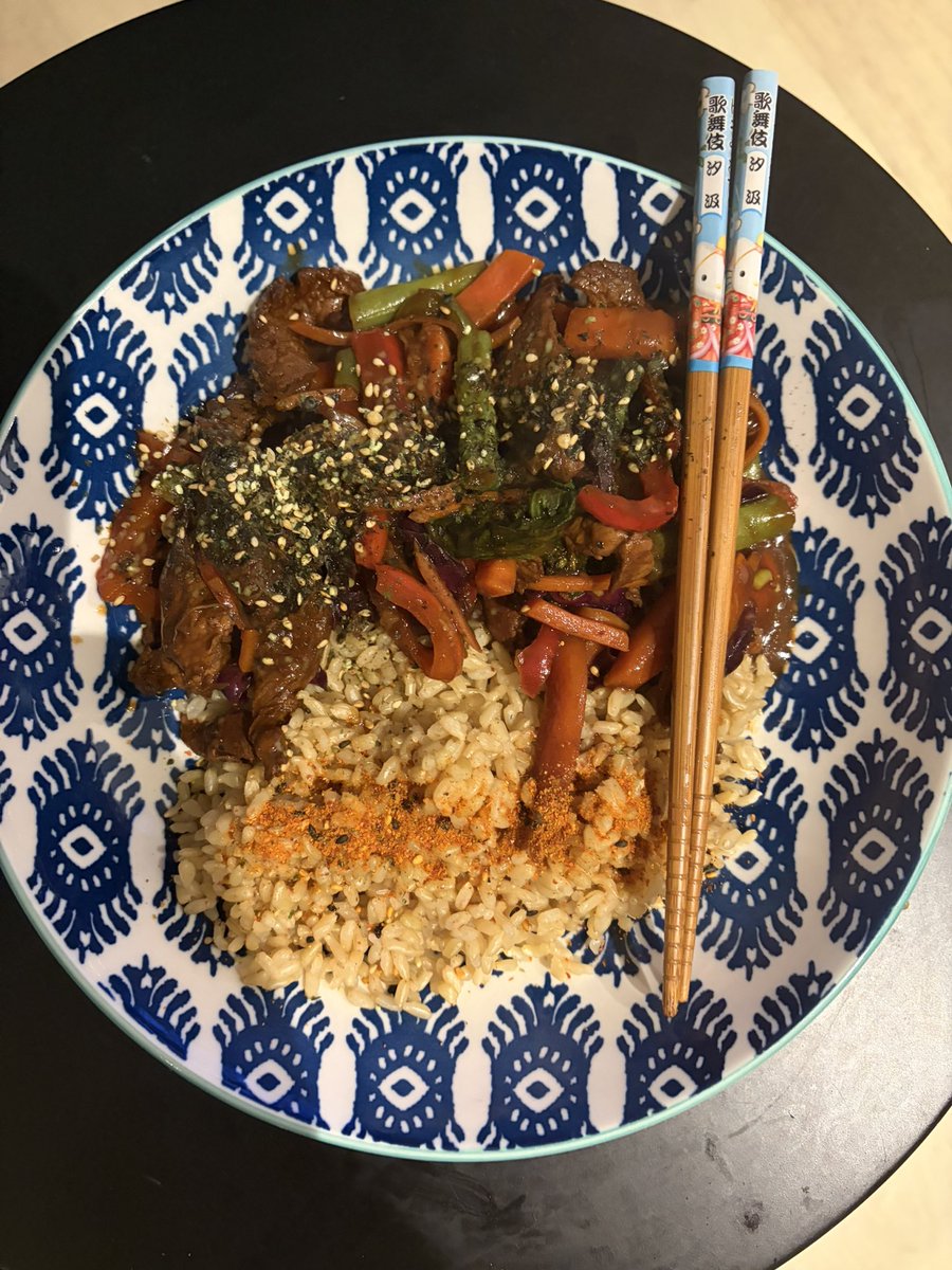 nicenuts's tweet photo. Home made ginger, soy, tamari and honey beef with some hello kitty flair ๐
๐พ๐
๐พ๐
๐พ #getinme https://t.co/wZFrw2kphe