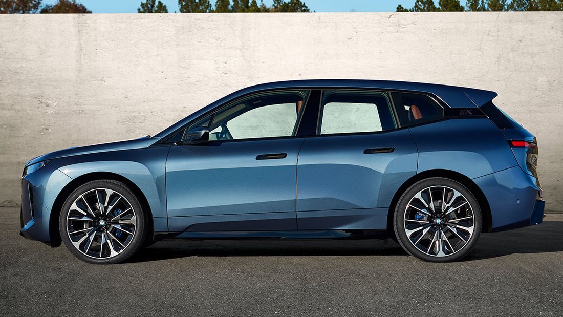 foroelectricos's tweet image. ¡Filtración bomba en BMW! 💣🔋

El nuevo iX5 llegará para romper moldes:

🔹 Batería monstruosa: 147 kWh
🔹 Autonomía récord
🔹 Potencia: 576 CV (60 xDrive)

¿El adiós definitivo a la ansiedad por la autonomía? 🔌🚀

#BMW #iX5 #ElectricVehicle #EV #Motor