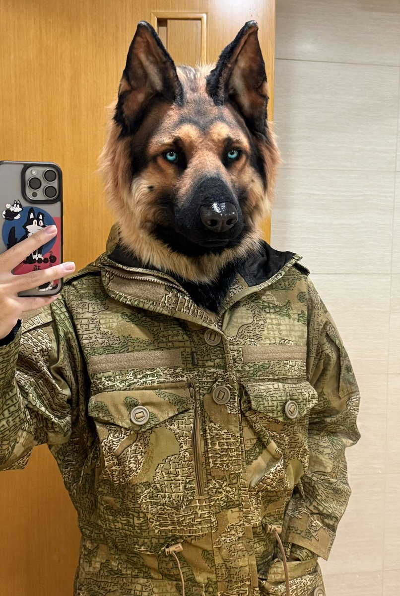 dogkingSWY's tweet image. trenchcoat from P1G
good product
#Fursuit #GermanShepherd #furry #Ukraine #FursuitEveryday