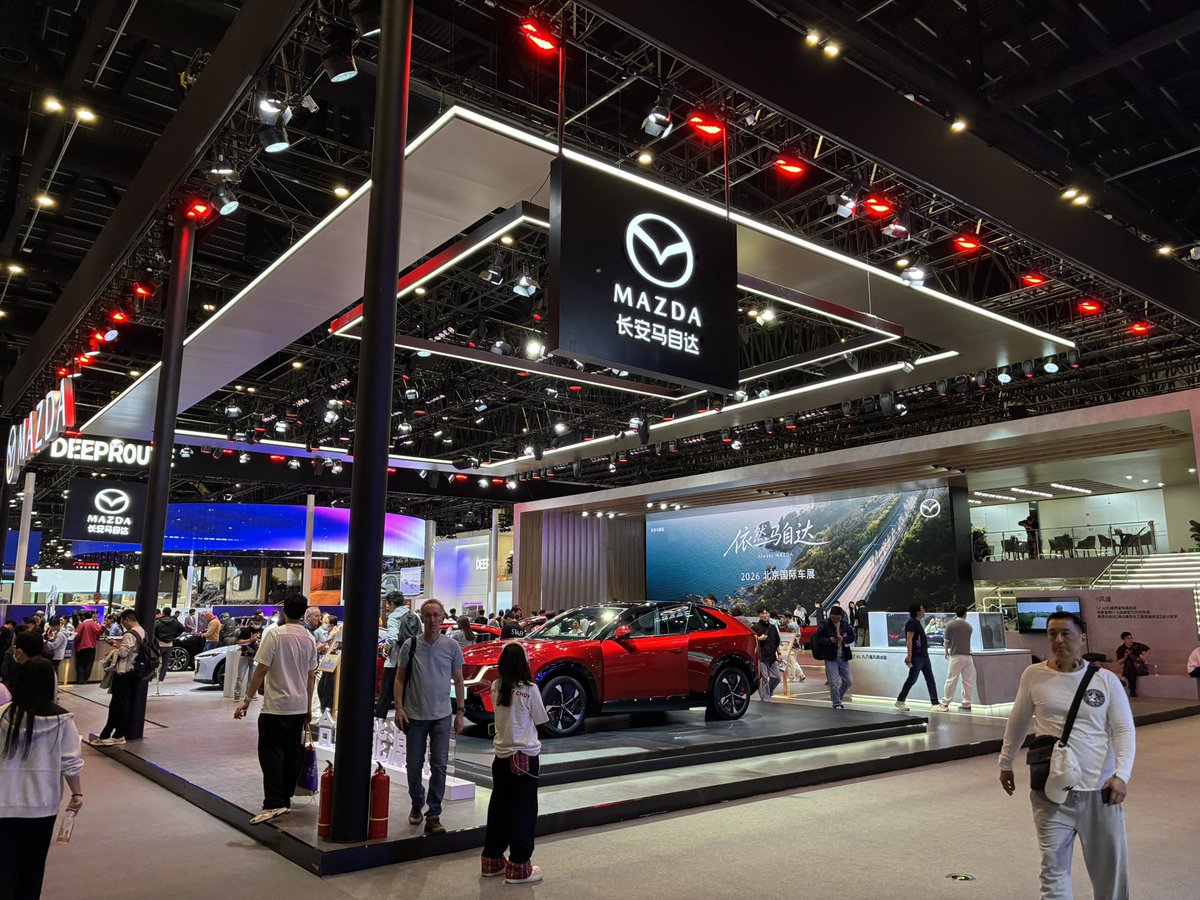 CX60148721's tweet photo. 北京モーターショー、mazdaブース😊
#北京モーターショー
#ez60
#ez6
#cx50 https://t.co/xMw4YI72Me