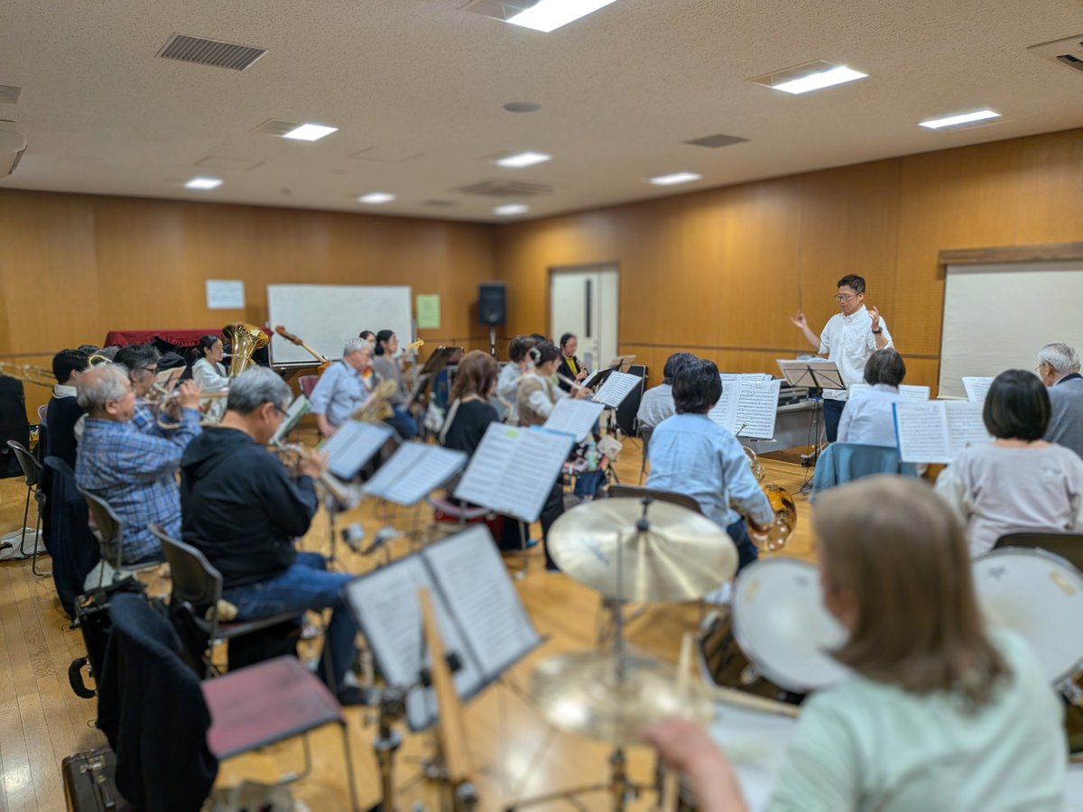 the_noise1990's tweet image. 先週の総会を終え、新体制での活動がスタート！🎺
​昨日の練習では嬉しいことに、一緒に演奏する仲間が増えました！新しいメンバーが加わると、合奏の響きも一気に華やかになりますね！
賑やかさを増した #NOISE を、これからもよろしくお願いします！
​#吹奏楽 #吹奏楽団 #新入団員 #仲間募集中