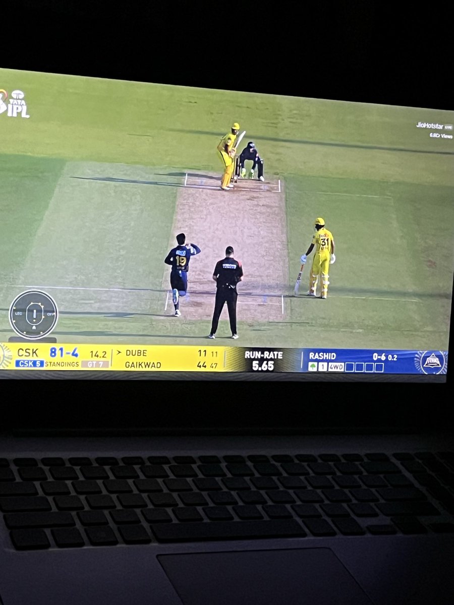 ThedevMG's tweet photo. Sunday + IPL ultimate combo.

What you guys are doing?
#ipl https://t.co/SkuOUWxy2j
