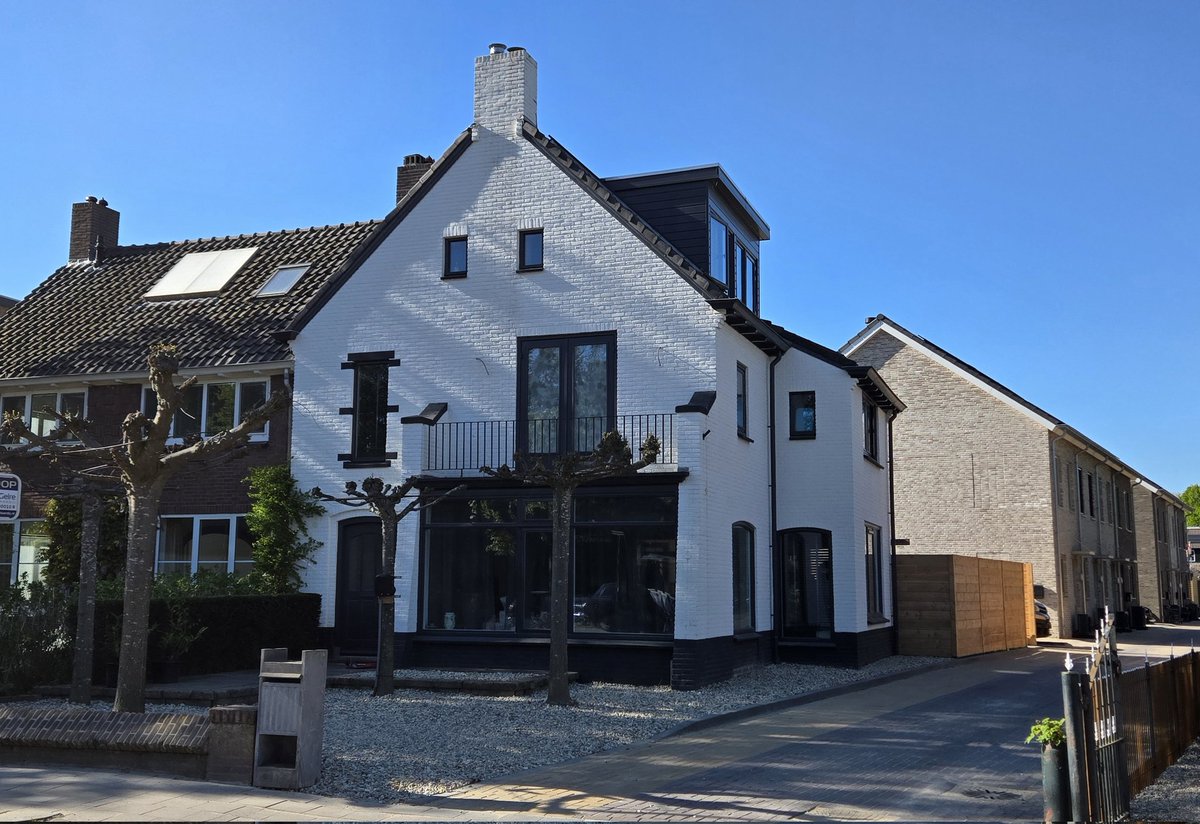 MarcsOG's tweet photo. Volledig GERENOVEERDE woning met luxe overkapping en parkeermogelijkheden🅿️ op eigen terrein. Hier heeft u de RUIMTE! Het geheel wordt splinternieuw, GASLOOS en met een♻️ A+ ENERGIELABEL aan u opgeleverd. 📍Dorpsstraat 147 te #Renkum 
👉🏼689K https://t.co/4gEBKNQWef