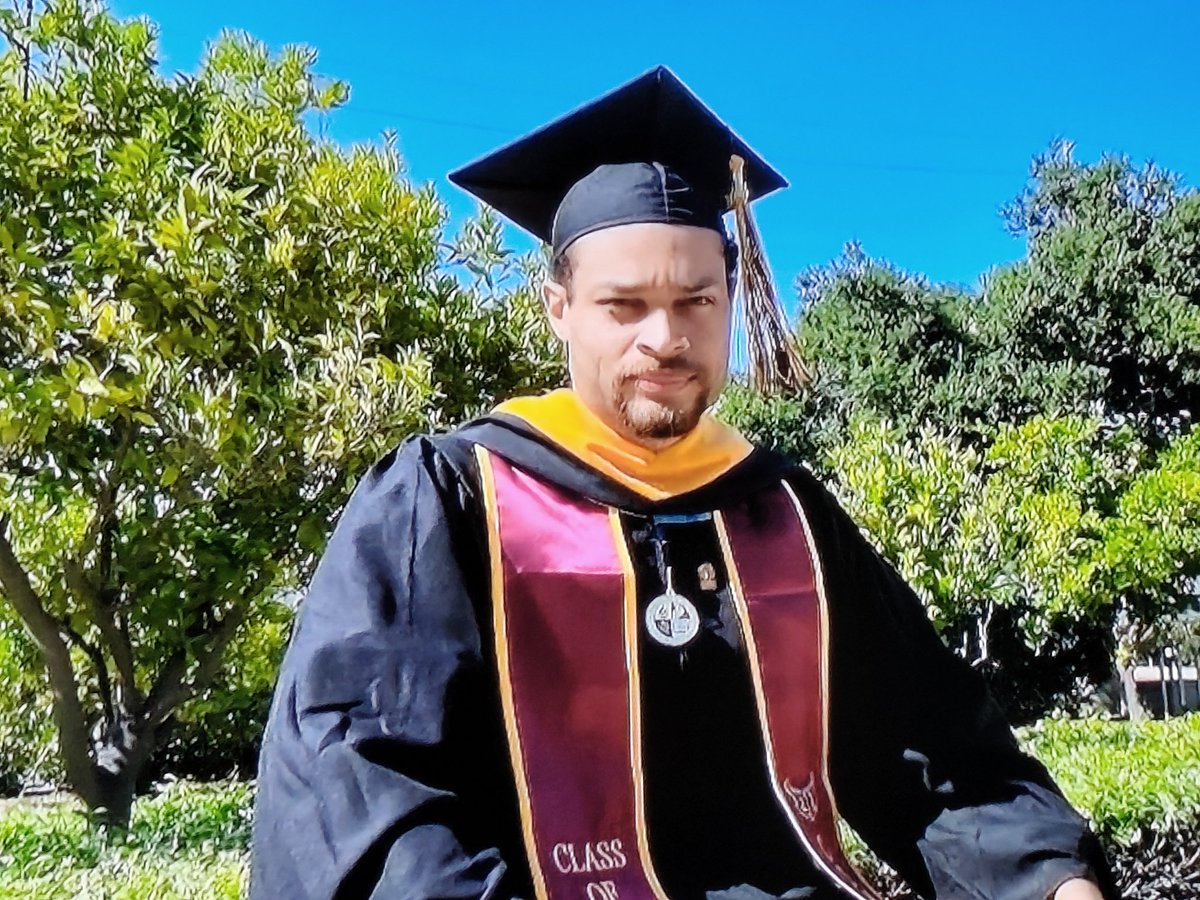 matouvu951's tweet image. Cole Allen
Le presque assassin devenu de D.Trump🇺🇲
Qui avait été nommé meilleur professeur du mois(?)
Diplômé....fidele à  kamala Harris opposante à Trump 
#Harris 
@trump
#Allen