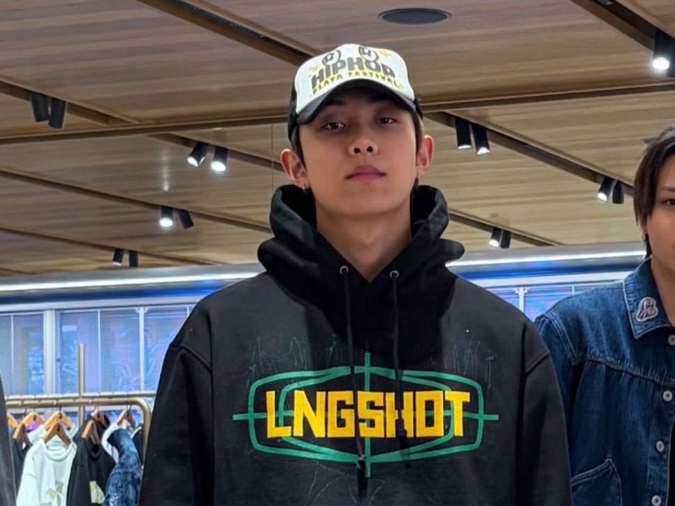 𝙃𝙪𝙖 tweet media