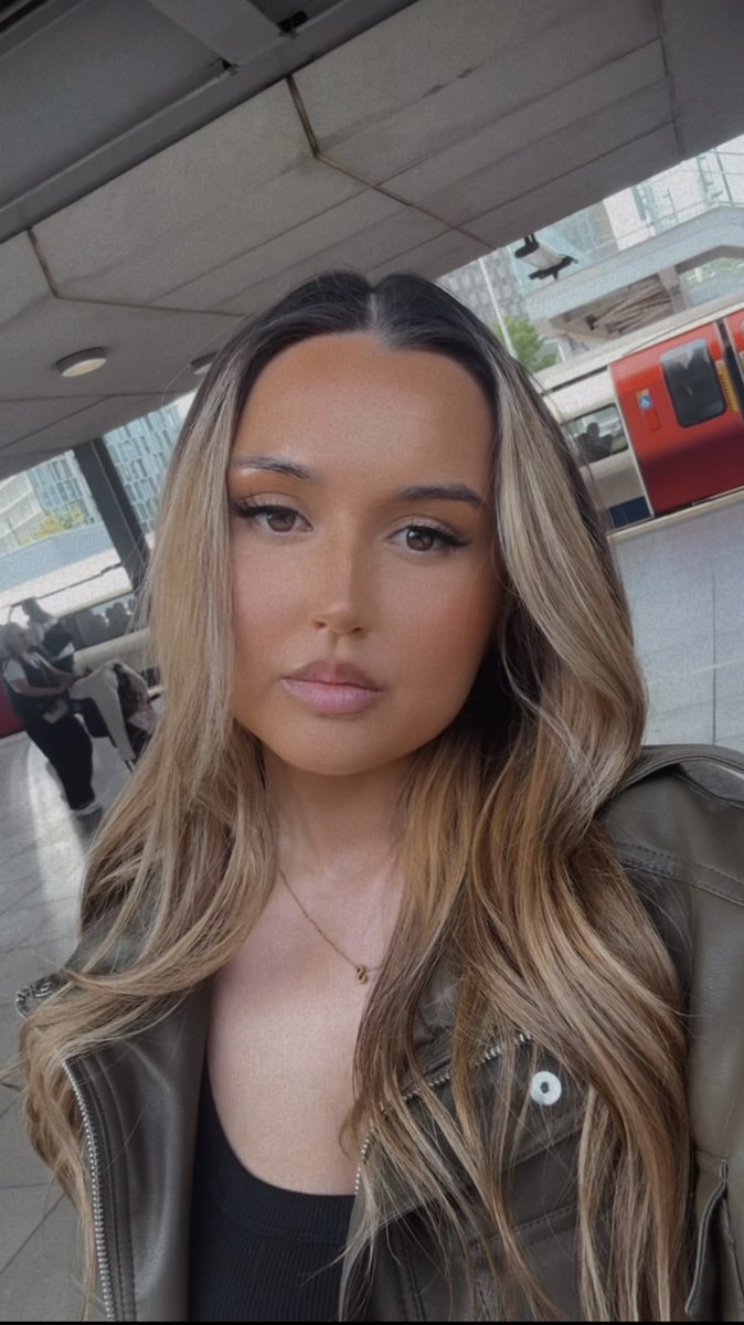 Sasha🦋 tweet media