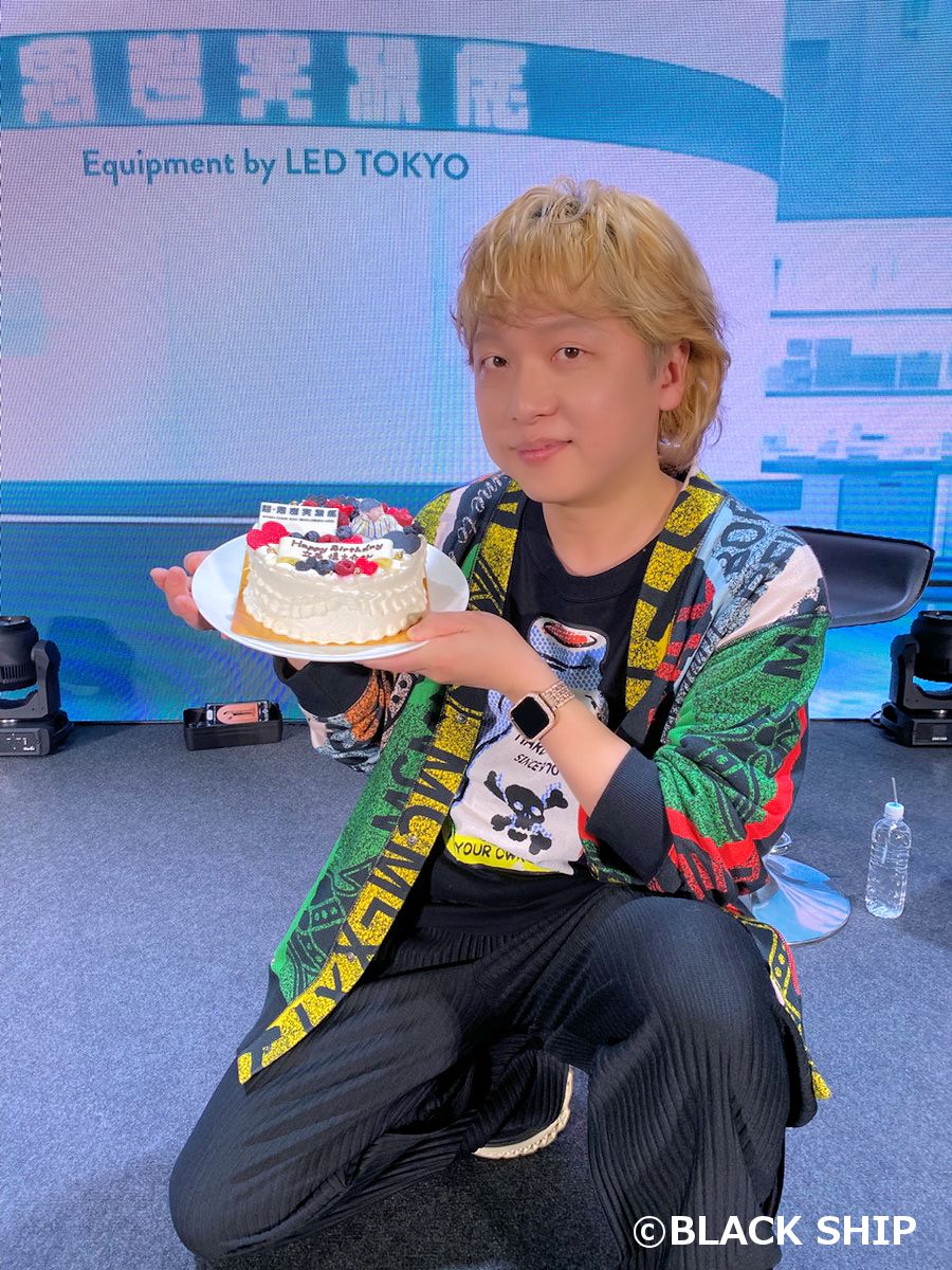 BLACK SHIP Purser tweet media