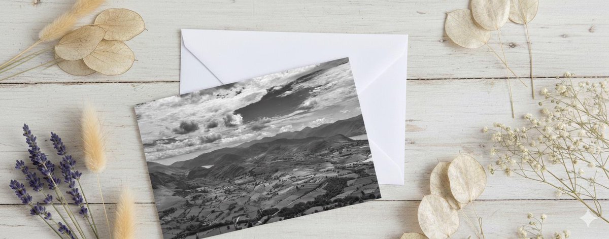 PeacockChoc's tweet image. Personalized Lake District Greetings Card: Blencathra View Hiking Gift tuppu.net/57ca6a74 #shelving #handmadefurniture #homeoffice #lakedistrict #rusticfurniture #chocolate #greetingscard #housewarming #Photography #birthday #EasterCard