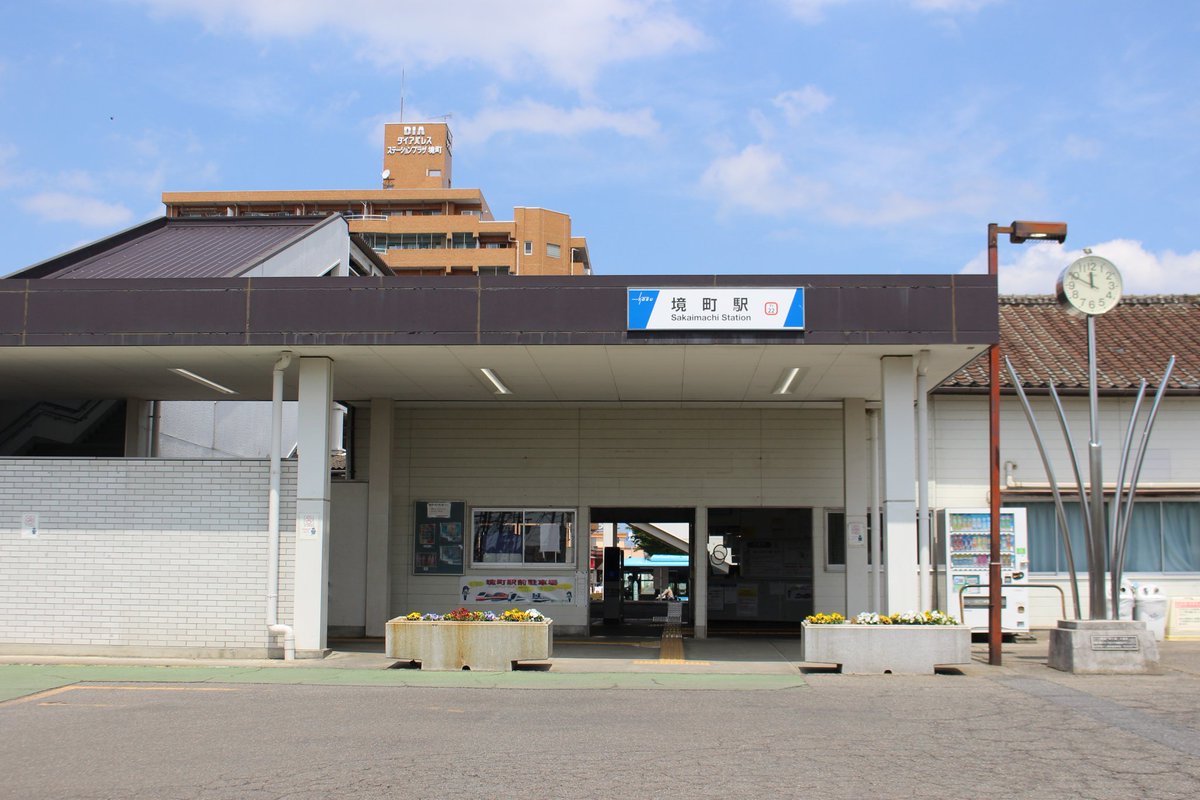 めり tweet media