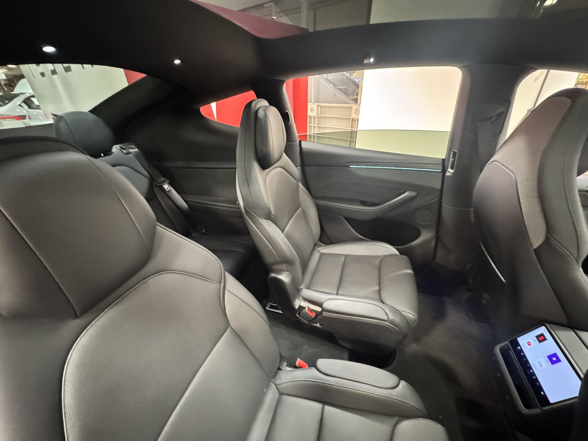 MJ🦔モデルYジュニパー tweet media