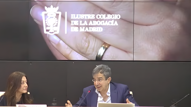 publico_es's tweet photo. OPINIÓN | "El juez David Benchimol nos cree manipuladoras y mentirosas con todo el manual de tópicos rancios machistas estando al frente de un juzgado especializado en la violencia contra nosotras", por @martanebot https://t.co/cFAGdd5OQP