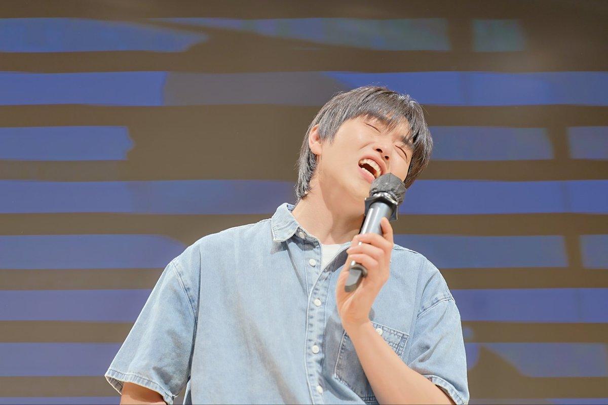 loveanddeul's tweet photo. 260426  JJ MUZE 팬싸

산들 - 날씨좋은날
촬영 by B1A4_gongchan 

#B1A4 #비원에이포 
#SANDEUL #산들
#GONGCHAN #공찬 https://t.co/10EkPMPnyK