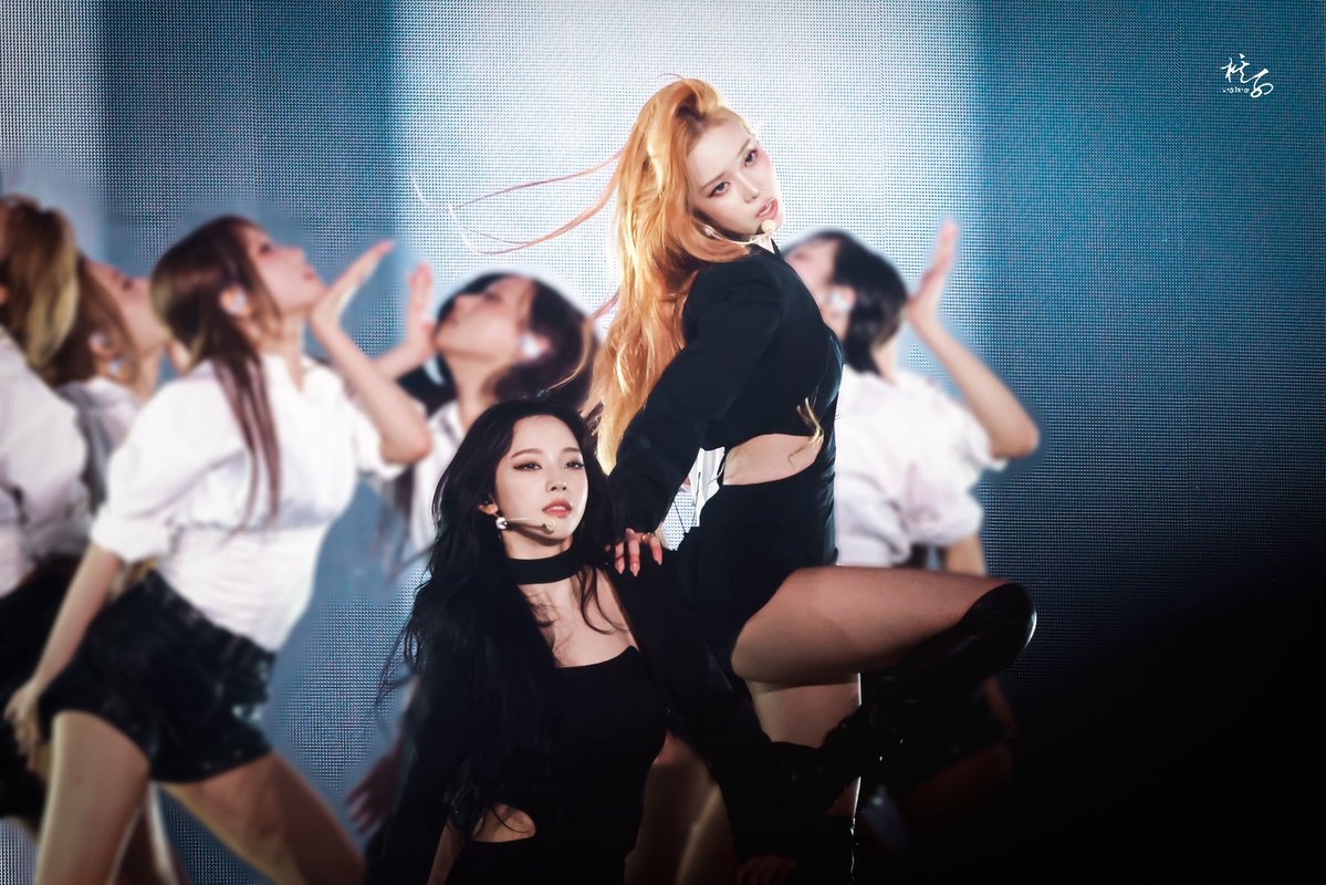 winter_blue01's tweet image. Dios no soy tu guerrero más fuerte ayuda 🫠

#WINTER #윈터 
#KARINA #카리나