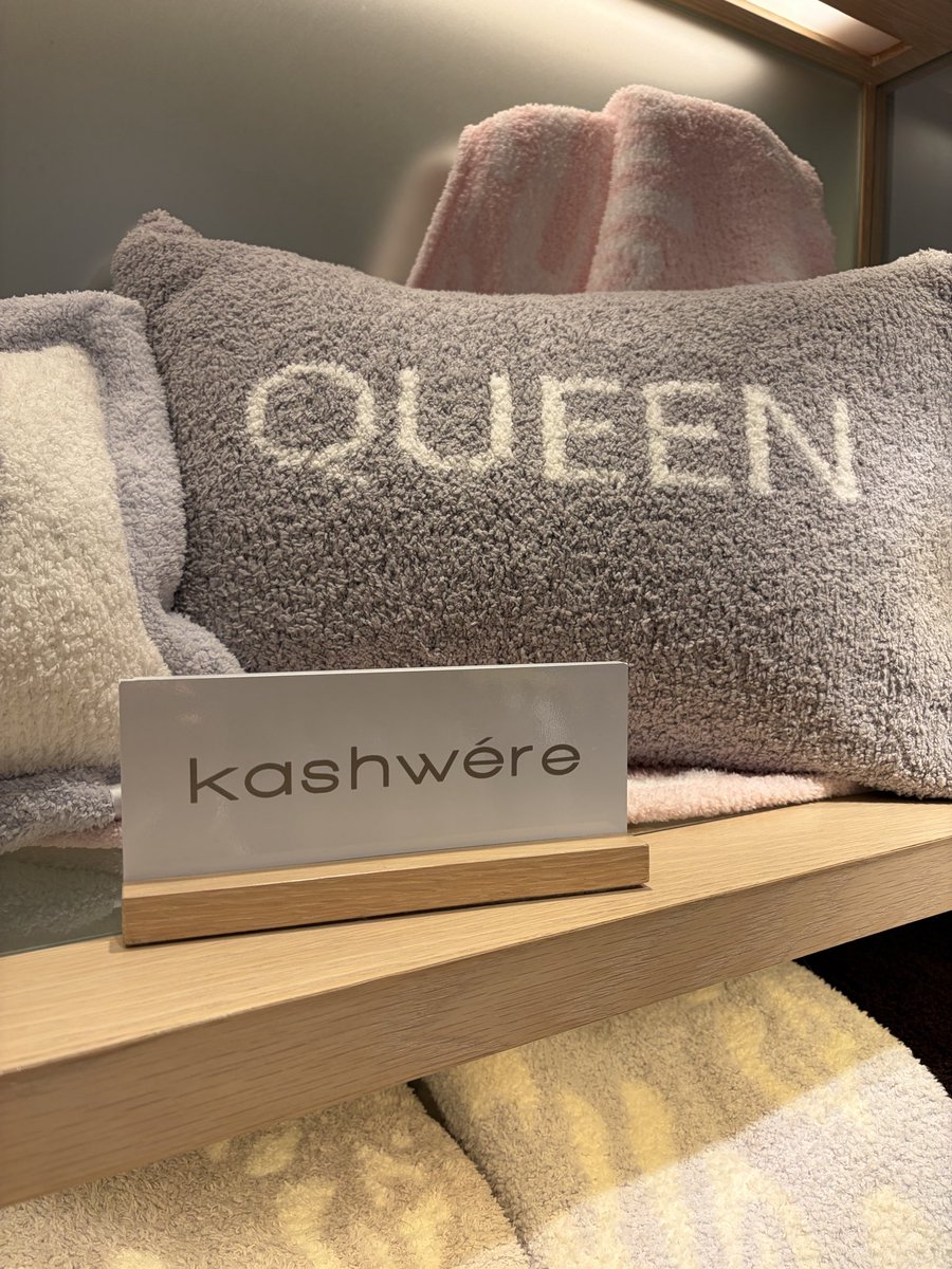 ♡Kashwere ピローケース⭐︎新品未使用　　　KING /QUEEN カシウエアのピローケース✨ すてきな夢をみることができそうですね