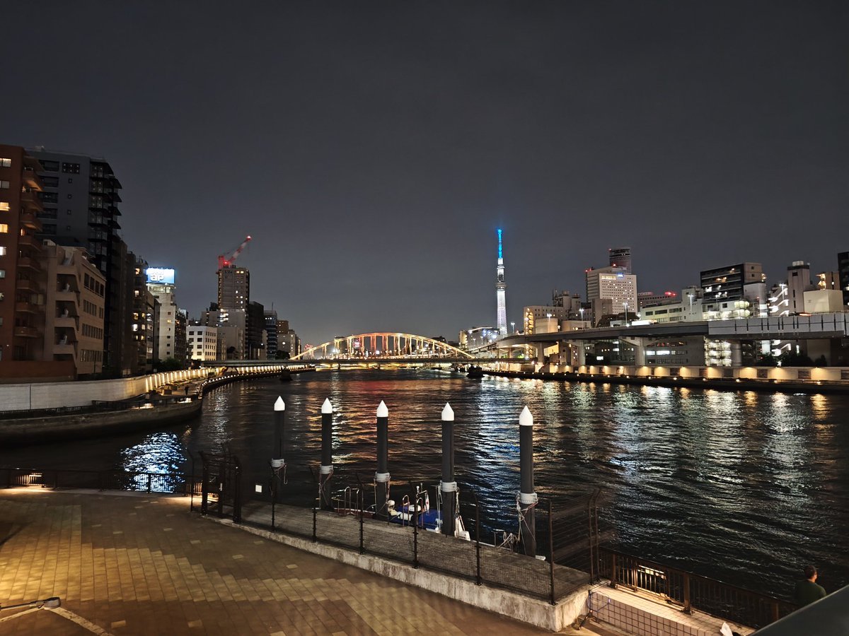 両国来たのでパラノマサイトの聖地巡礼しつつ夜景撮ってる！
ちょっと気持ちモヤモヤしてたけど夜景撮ってたら気分転換できたー