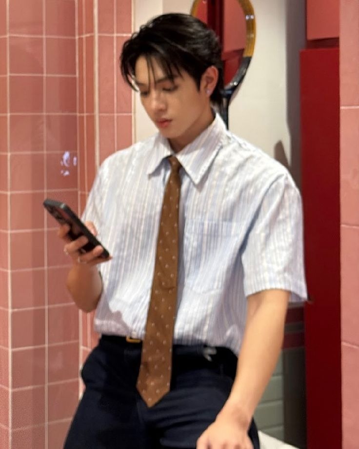 BERMUARA. tweet media