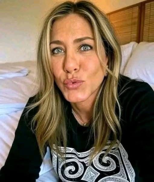 Jennifer Aniston tweet media