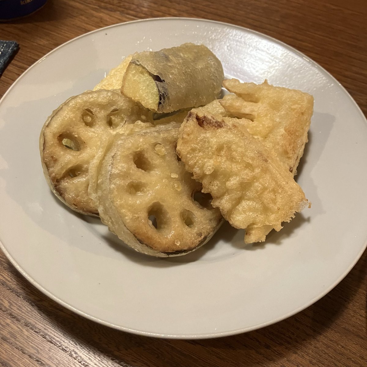 nico0927's tweet photo. だいたい年一の行事だったけど、今年は二回タケノコを煮た。ご飯と平たいうどん、天ぷらなど。 https://t.co/zaXe9adkeg