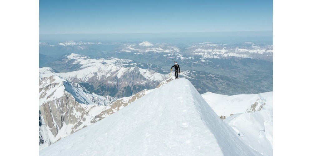 skipedia's tweet image. Samuel Equy &amp;amp; Mathéo Jacquemoud have set a new speed record for Chamonix-Mont Blanc-Chamonix of 4h41m21s youtube.com/watch?v=RaH-_-…

#chamonix