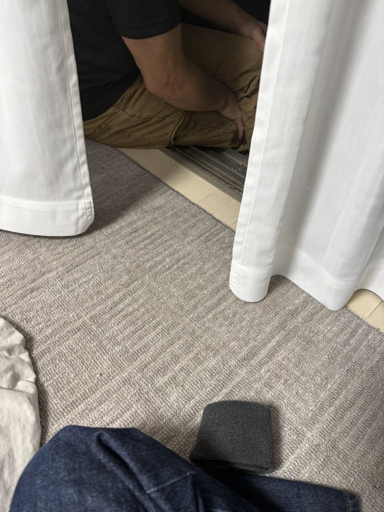 Kkuuroo___'s tweet image. 😭😭😭🫵
ngobrol dari jam 5 sore ampe jam 8 malem anjir 😭😭

ini awalnya kita ngobrol diluar, ampe mlipir kesini 😭😭

cape banget meyapping bersama blioo, padahal tadi mau tidur bentaran 😭😭

ini kalo bukan karna laper yakin dah masih lanjut yapping ampe subuh