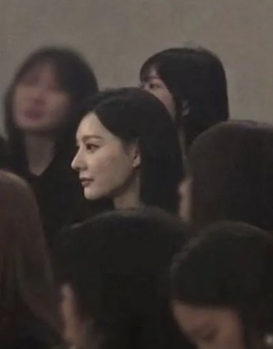 luvsal_14's tweet image. My Jiwon has effortless beauty.🥰
(She really likes keeping her long hair.)🤭💖
#cutie🥰#kimjiwon