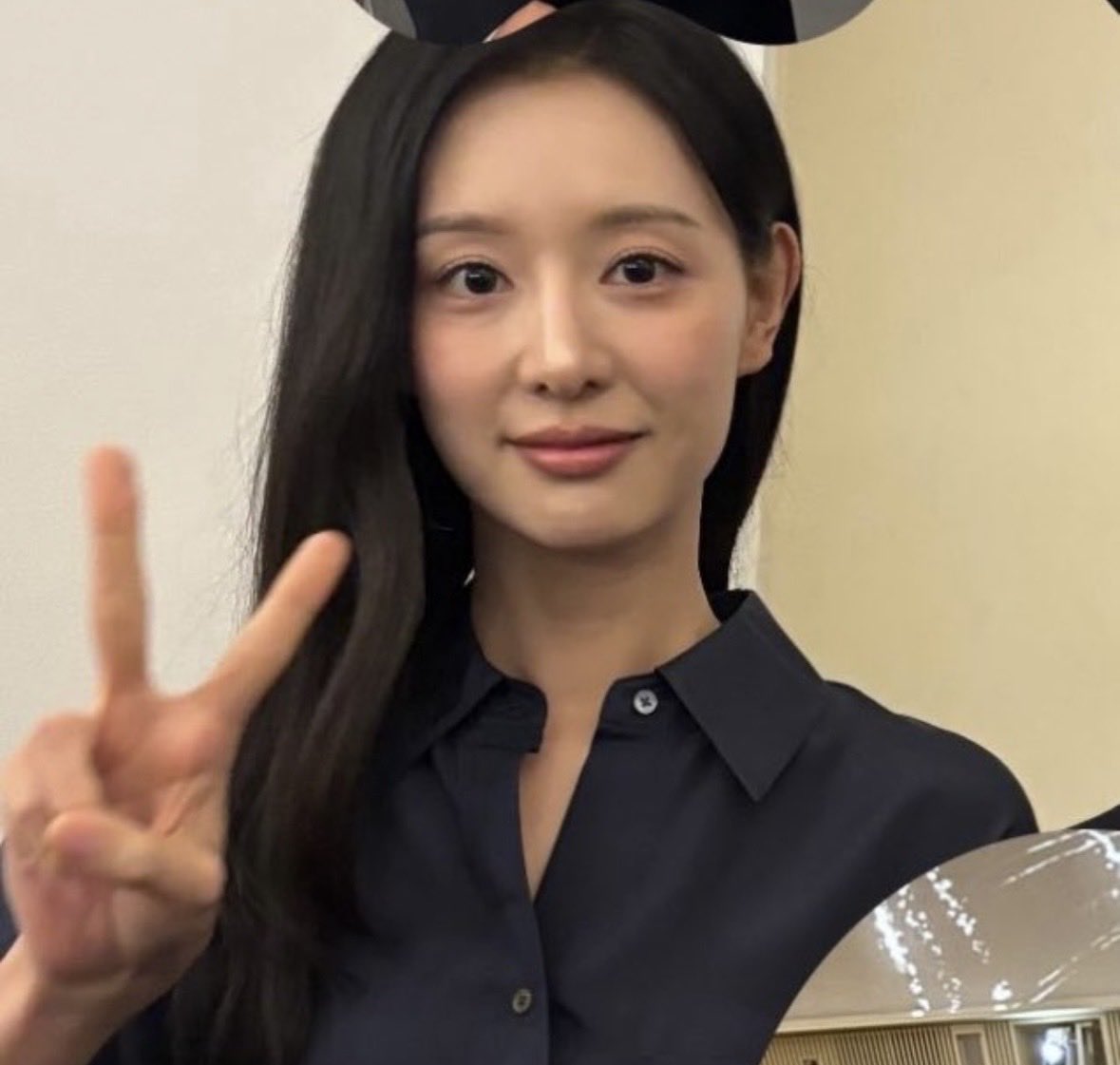 luvsal_14's tweet image. My Jiwon has effortless beauty.🥰
(She really likes keeping her long hair.)🤭💖
#cutie🥰#kimjiwon