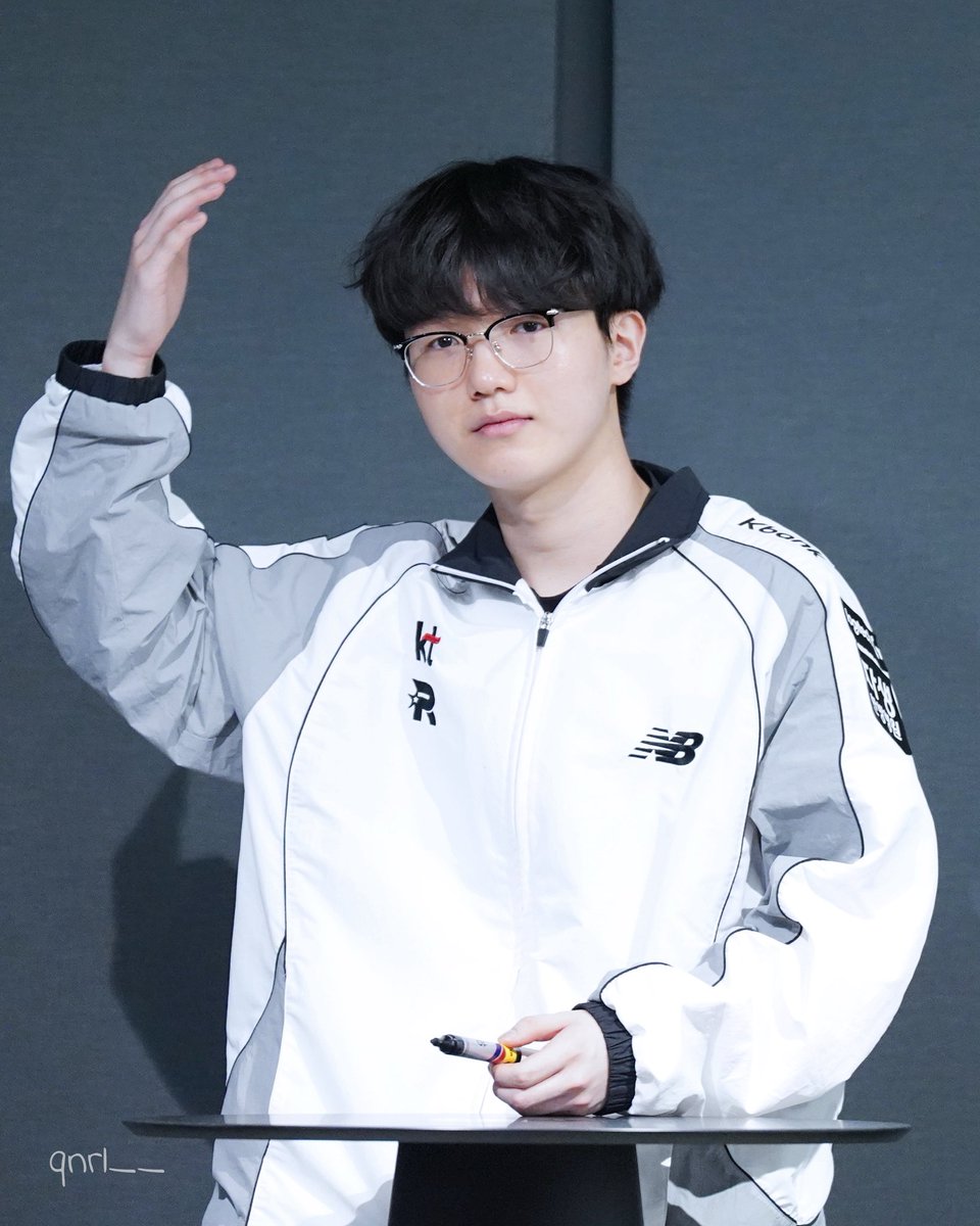 qnrl__'s tweet image. 260424 LCK 정규시즌
KT vs BFX

눈 개 커짐 ㅇㄴ

#PerfecT #퍼펙트 #이승민
