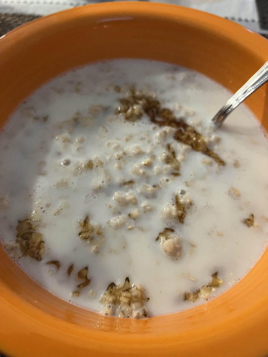 DavisJd1962's tweet image. #Oatmeal and #Honey this morning! 
Glad I’m seeing no one went to jail last night at #UGA concert! 
Hopefully no one has a hangover! Got me 8:45 of sleep last night!!!!!!