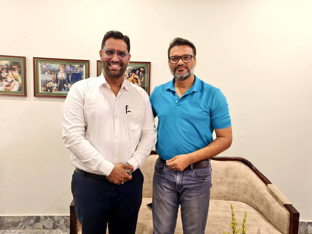 VinayExpress tweet media